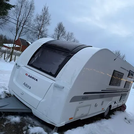 Idyllisk Soveplass I Campingvogn Pa Kvaloya Tromsø