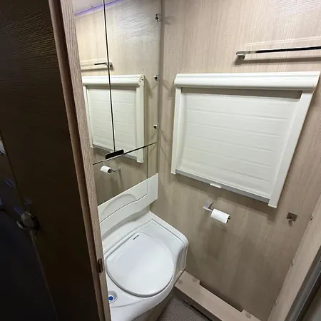 Idyllisk Soveplass I Campingvogn Pa Kvaloya Kamp alanı Tromsø